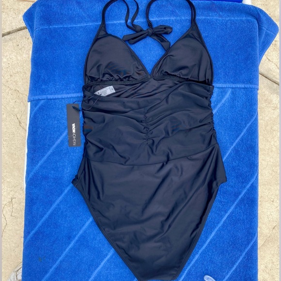 Fashion Nova Halter One Piece Swimsuit Black New - Picture 3 of 11
